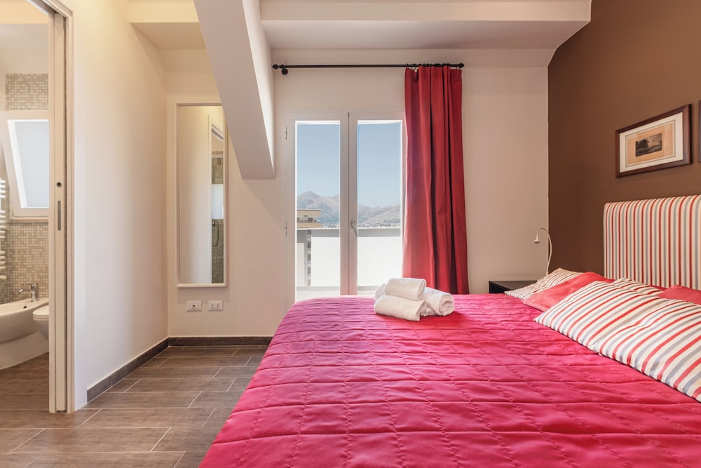 ROMANTIC, SUITE