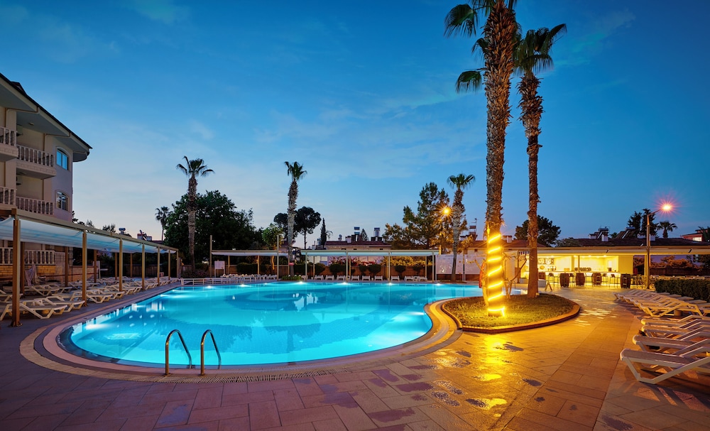 Fun Sun Smart Lurea Beach 28/50
