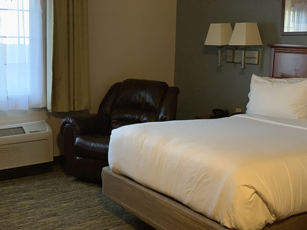 Studio, Suite, Queen Bed, Accessible