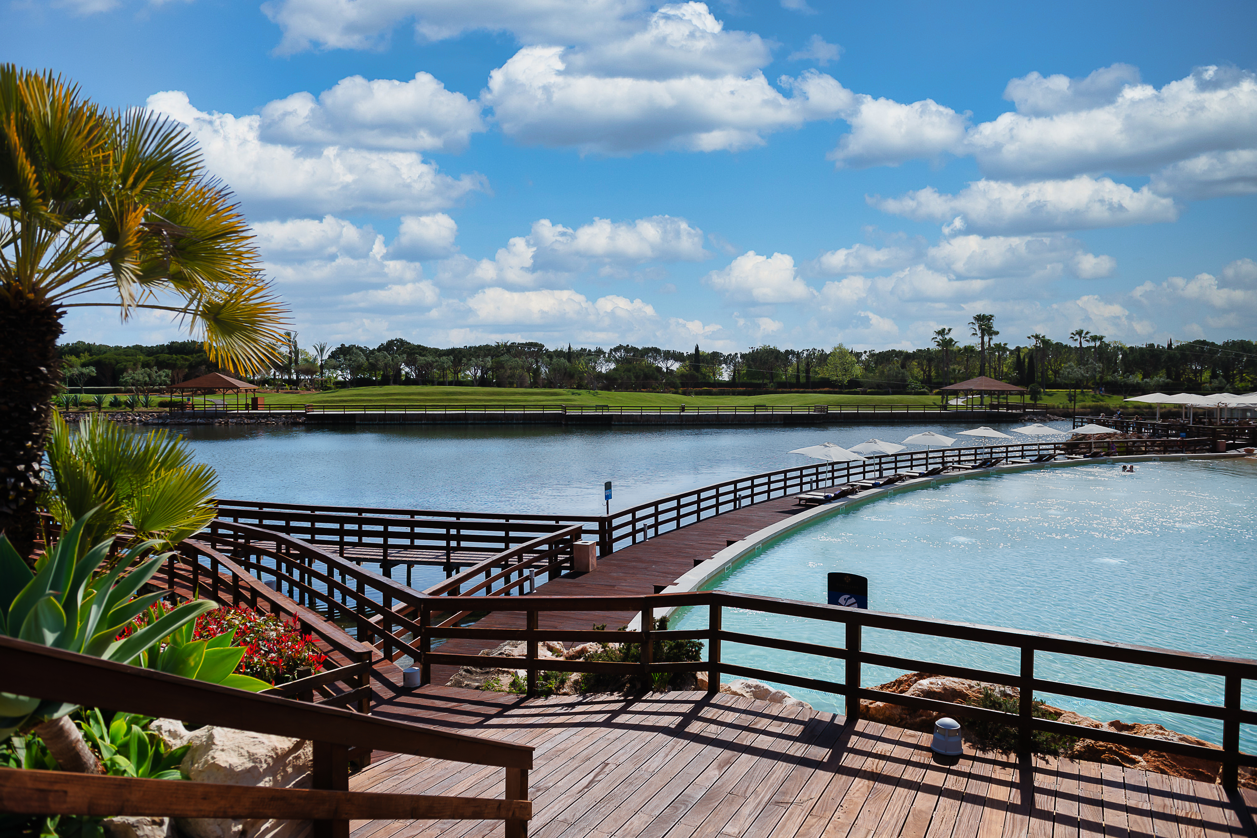 DOMES LAKE RESIDENCES 19/23
