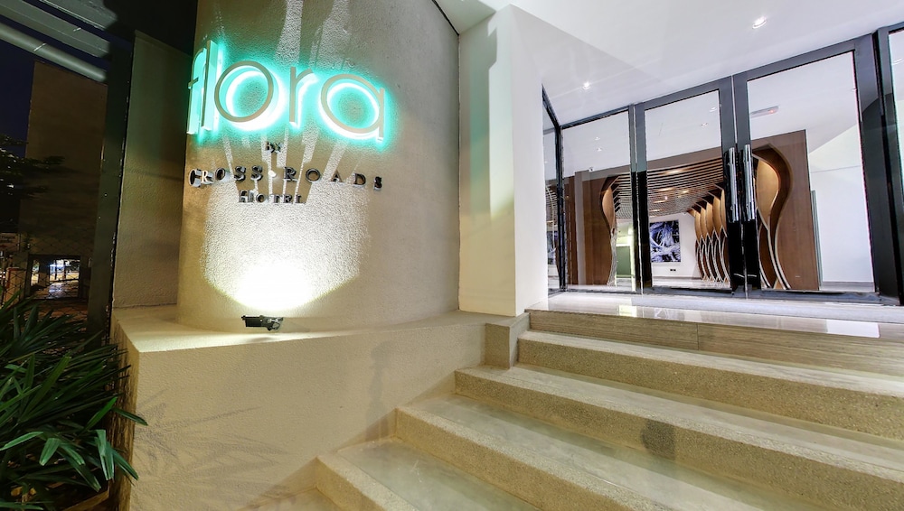 Flora by Crossroads Hotel 4/47