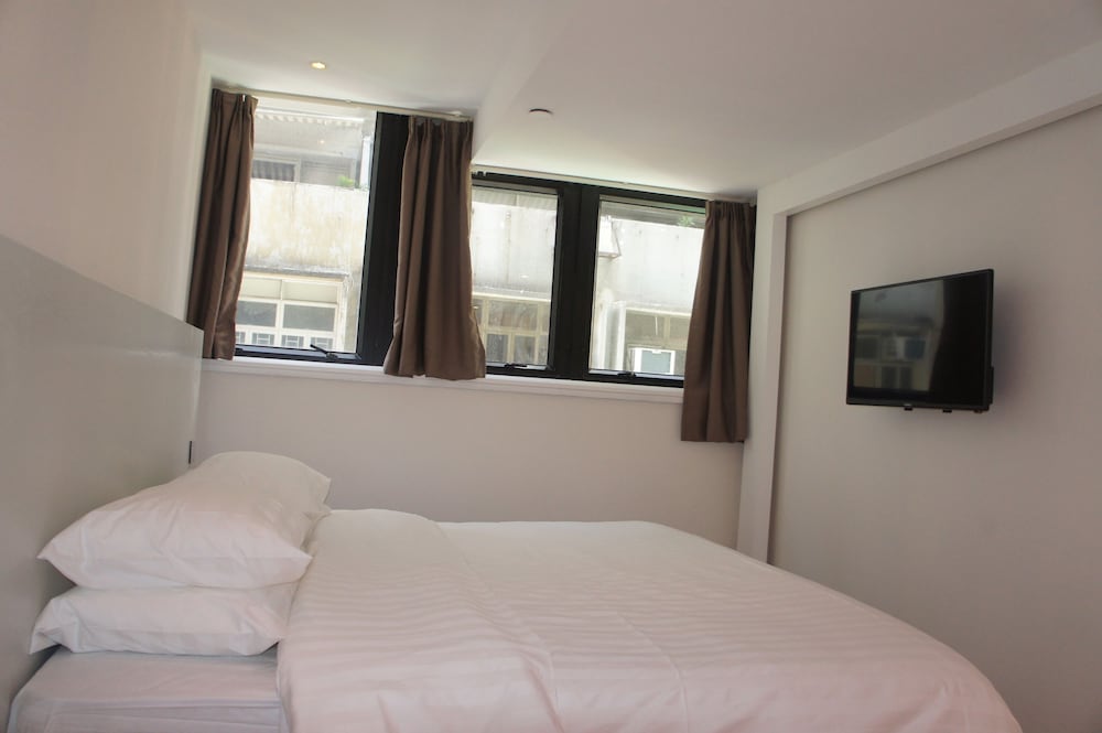 DELUXE, QUEEN BED