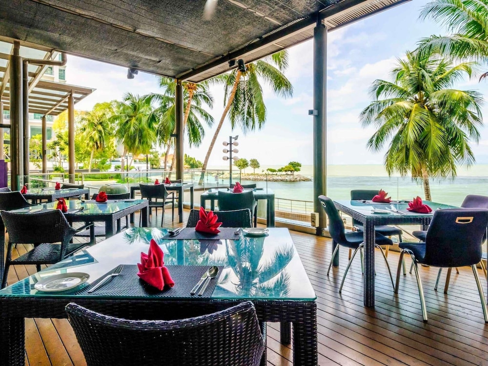 Mercure Penang Beach 42/63