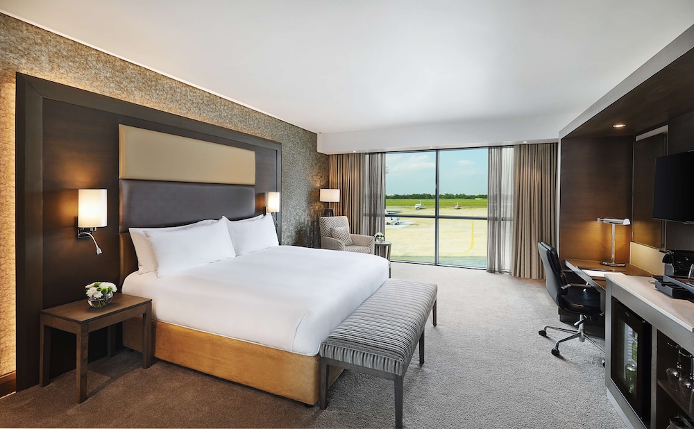 Legend Hotel Lagos Airport Curio Collection By Hilton 18/81