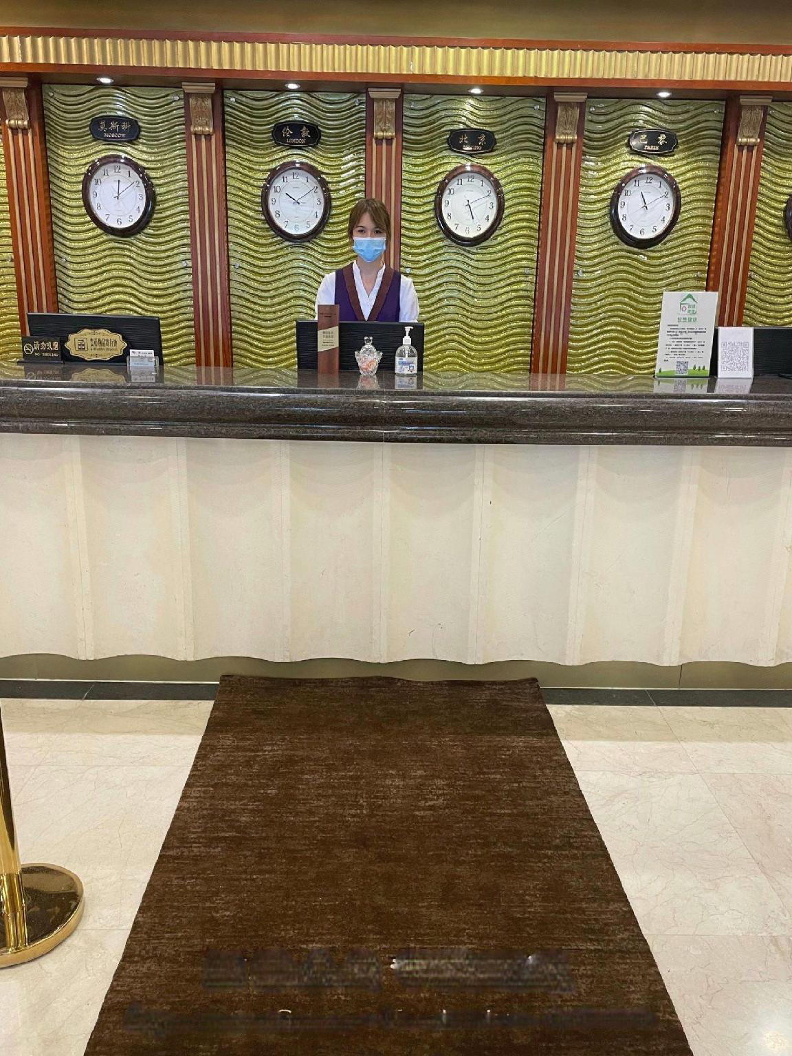 Dushanzi Hotel - Urumqi 1/17