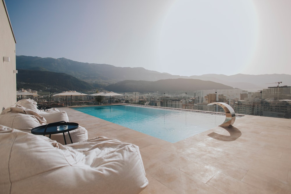 Infinity Hotel & More 43/49