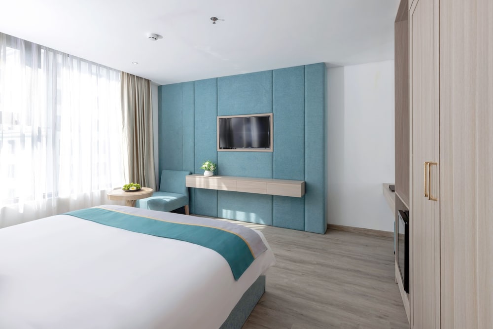Premium, Deluxe, Double Bed, Partial Ocean View, No Balcony، Cicilia Hotels & Spa Danang 2/4