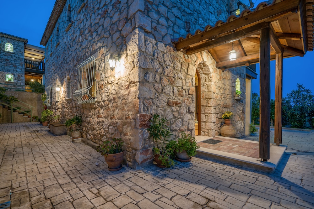 Myrties Stone Houses 3/49