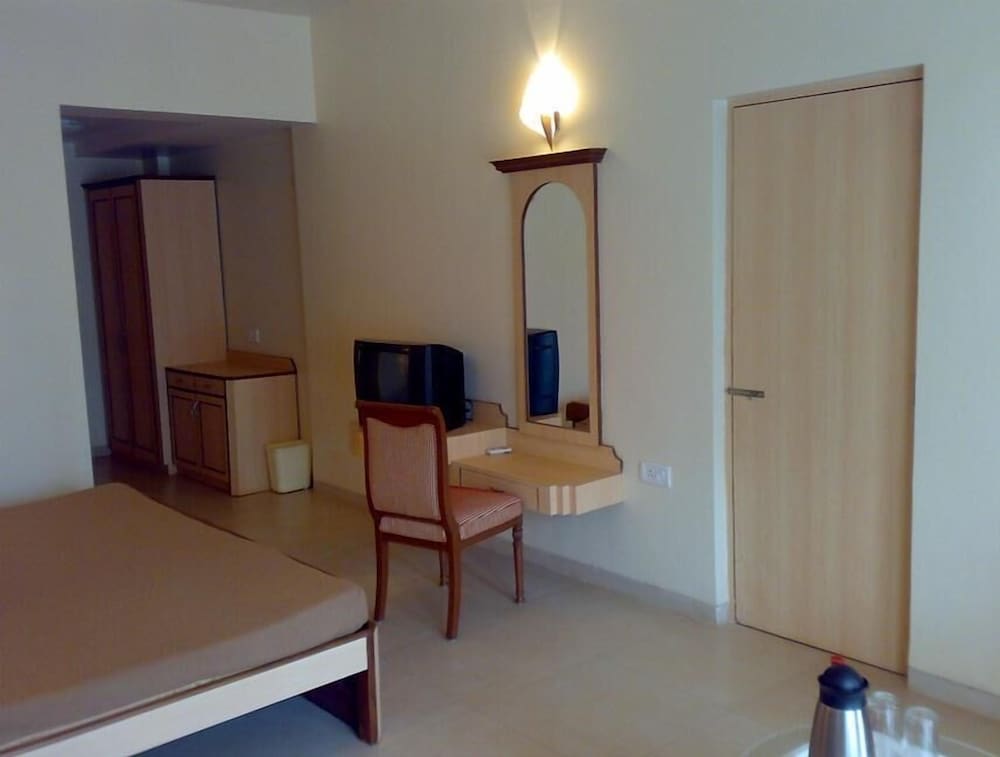 BLUE COUNTRY RESORT 20/33
