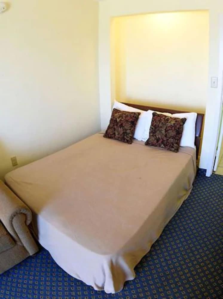Sandcastle Oceanfront Resort South Beach 23/69