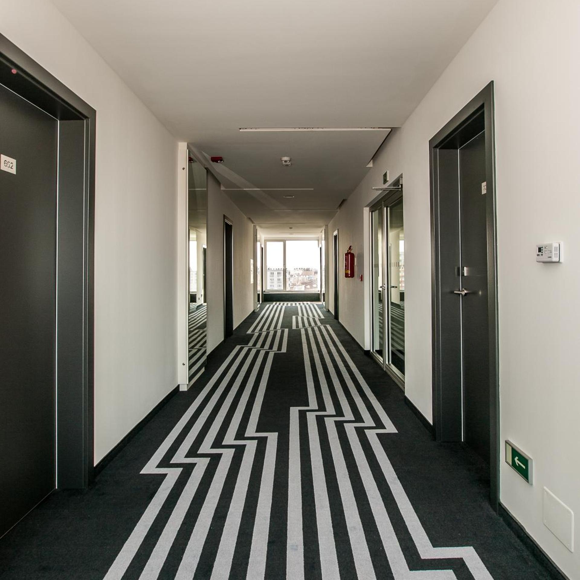 Hotel 99 6/61