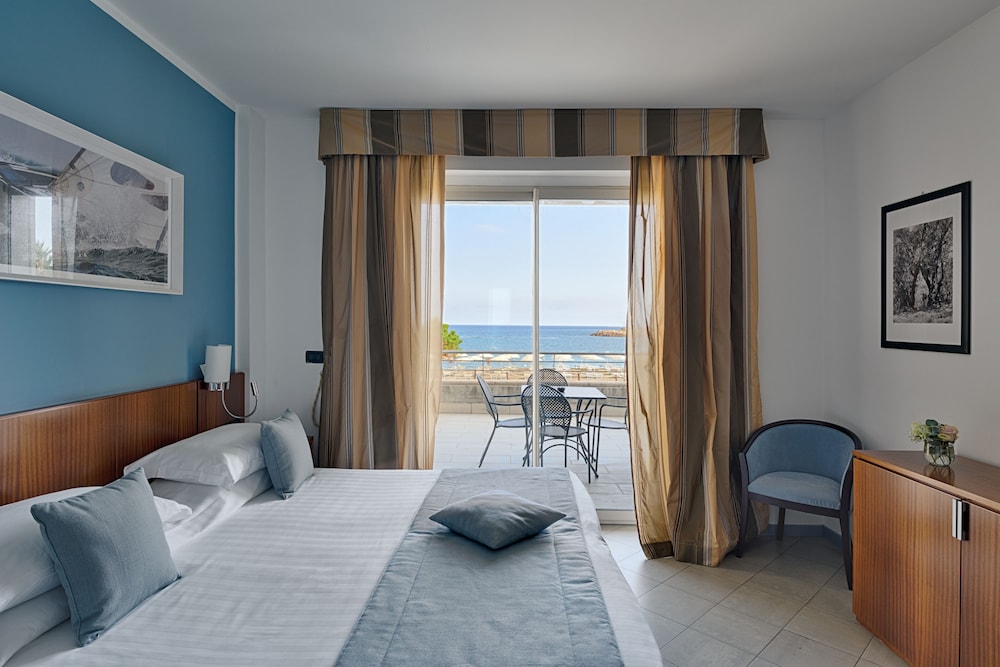 Aregai Marina Hotel Residence 6/67