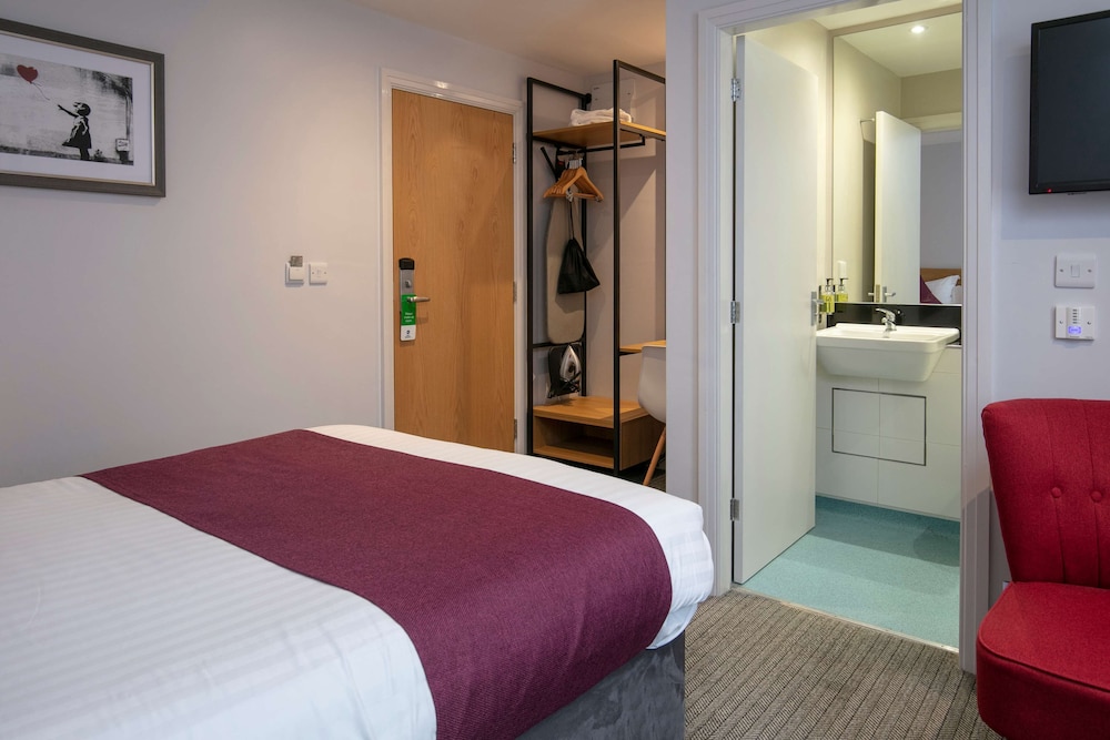 Superior, Family, Suite, 1 Double and 1 Single Bed