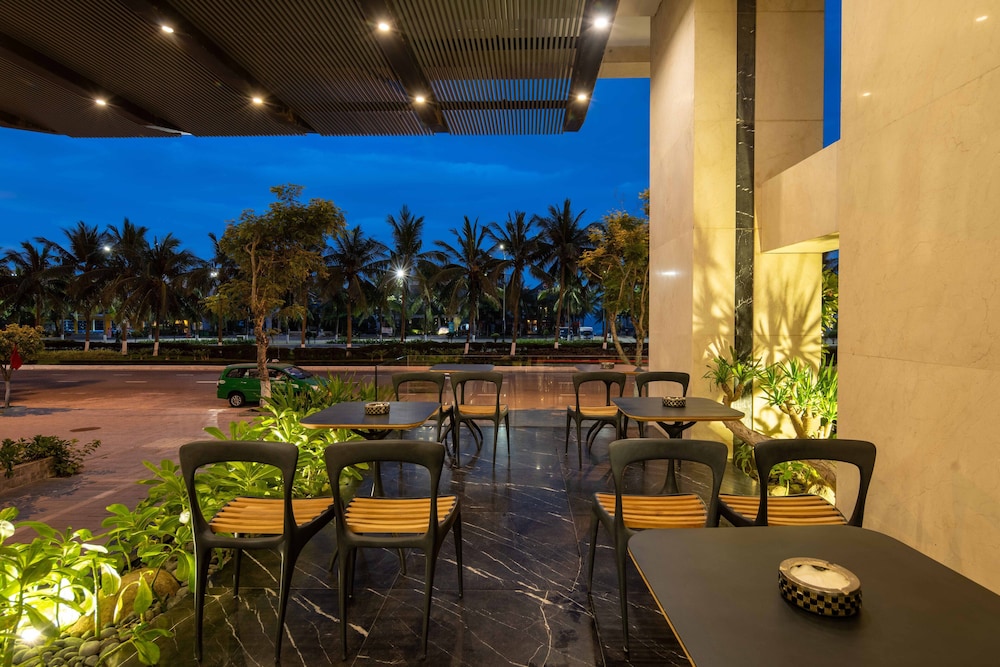 Paris Deli Danang Beach Hotel 62/80