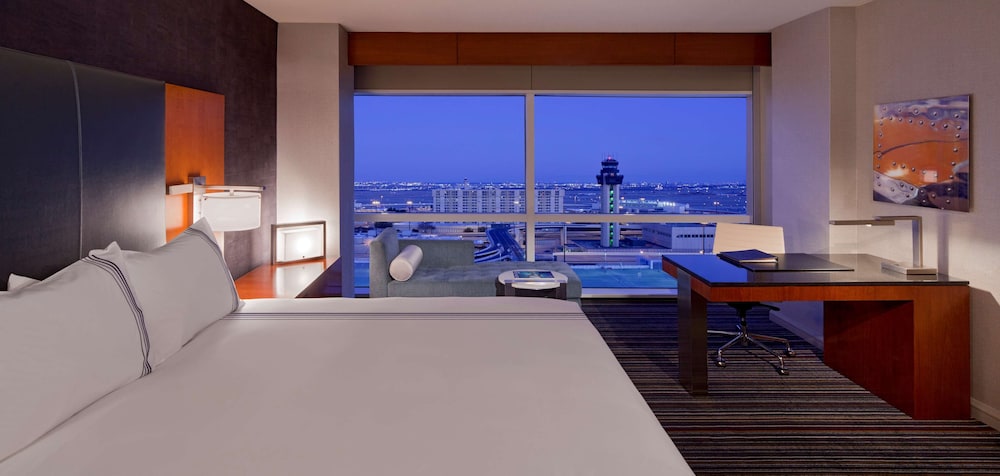 Grand Hyatt DFW 12/64