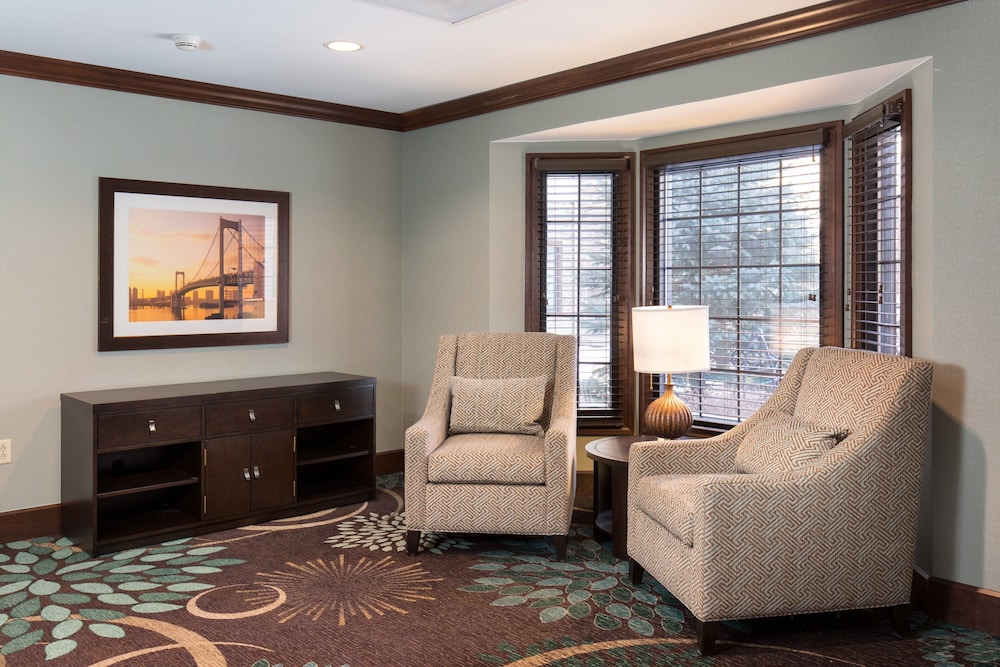 Staybridge Suites Toledo - Maumee 46/72