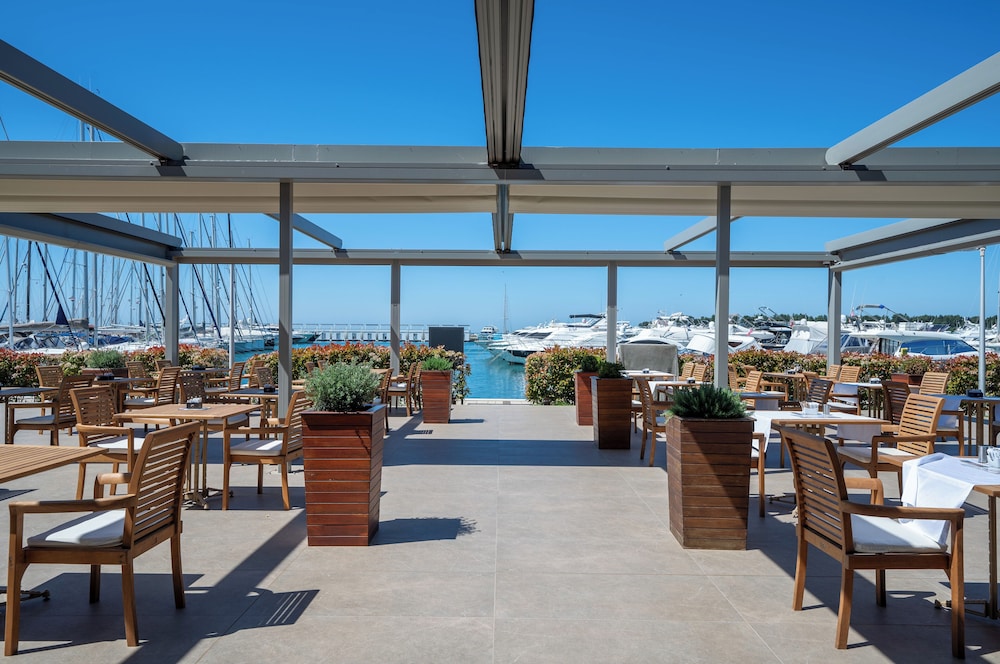 Hotel Nautica 58/72
