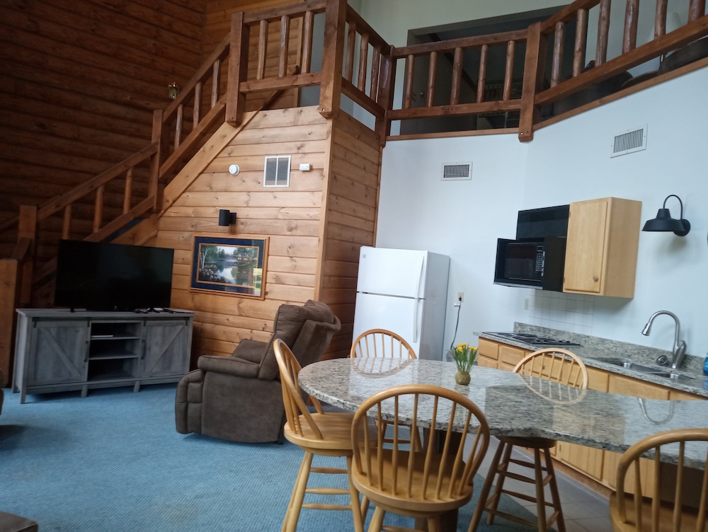 CENTERSTONE RESORT LAKE-AIRE 44/59