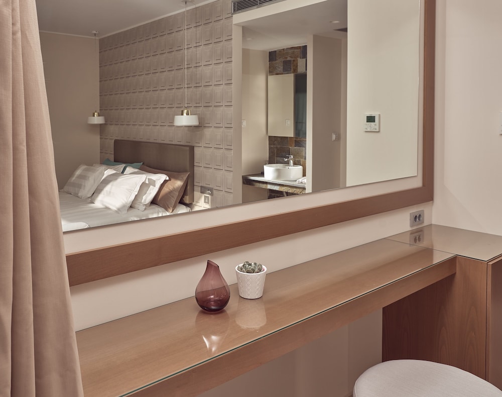 Golden Sun Resort And Spa - Adults Only 24/25