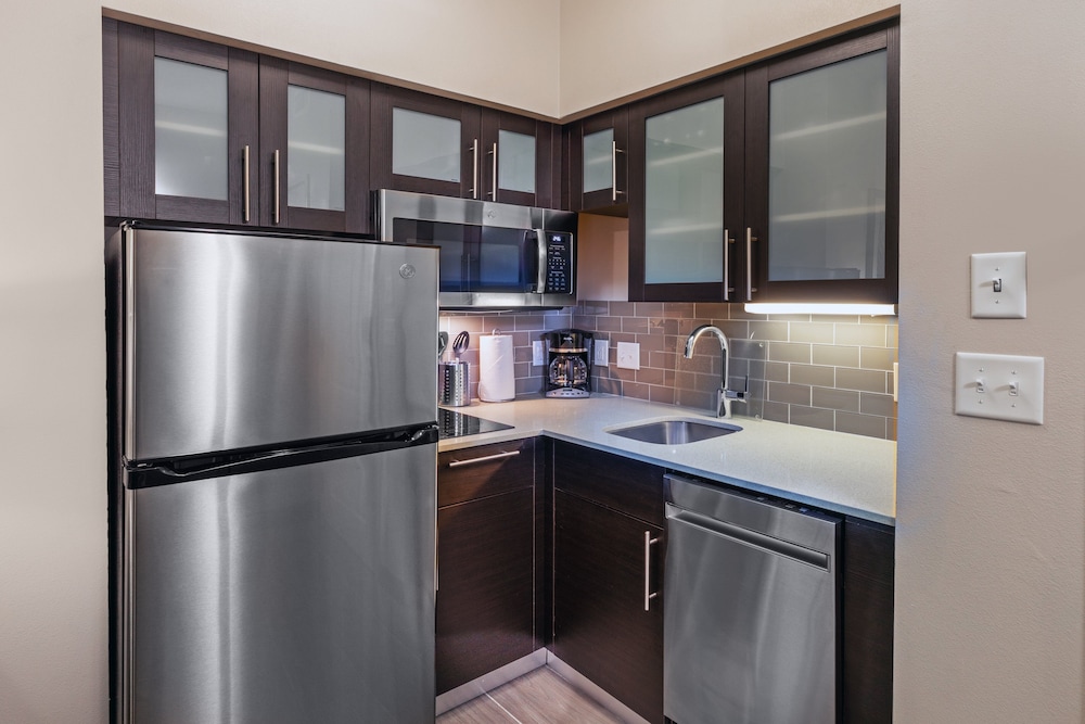 Staybridge Suites Iah Airport East 39/50