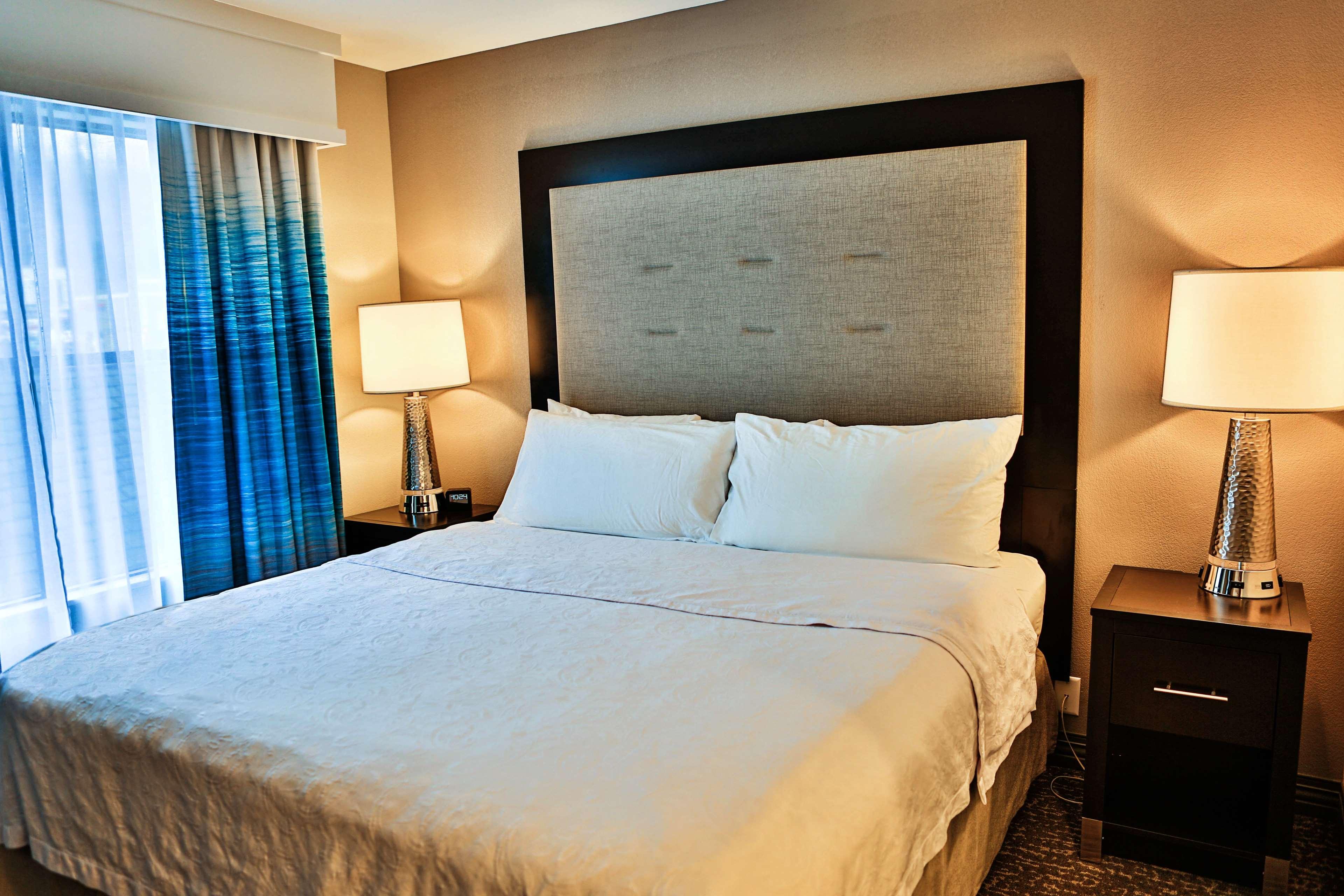 PREMIUM, STUDIO, KING BED, ACCESSIBLE