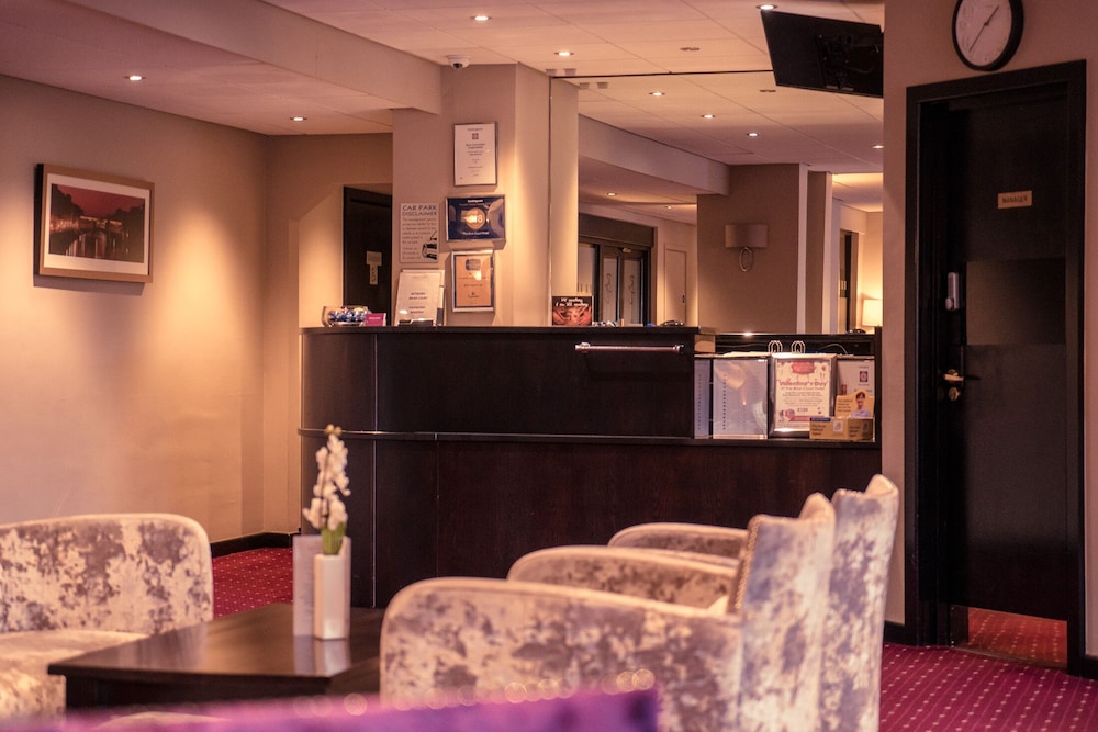 Briar Court Hotel 5/70