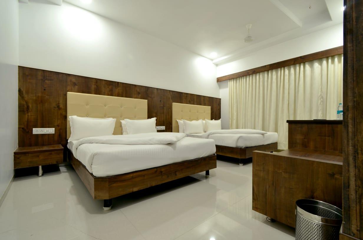 Hotel Dwarka Park 8/11