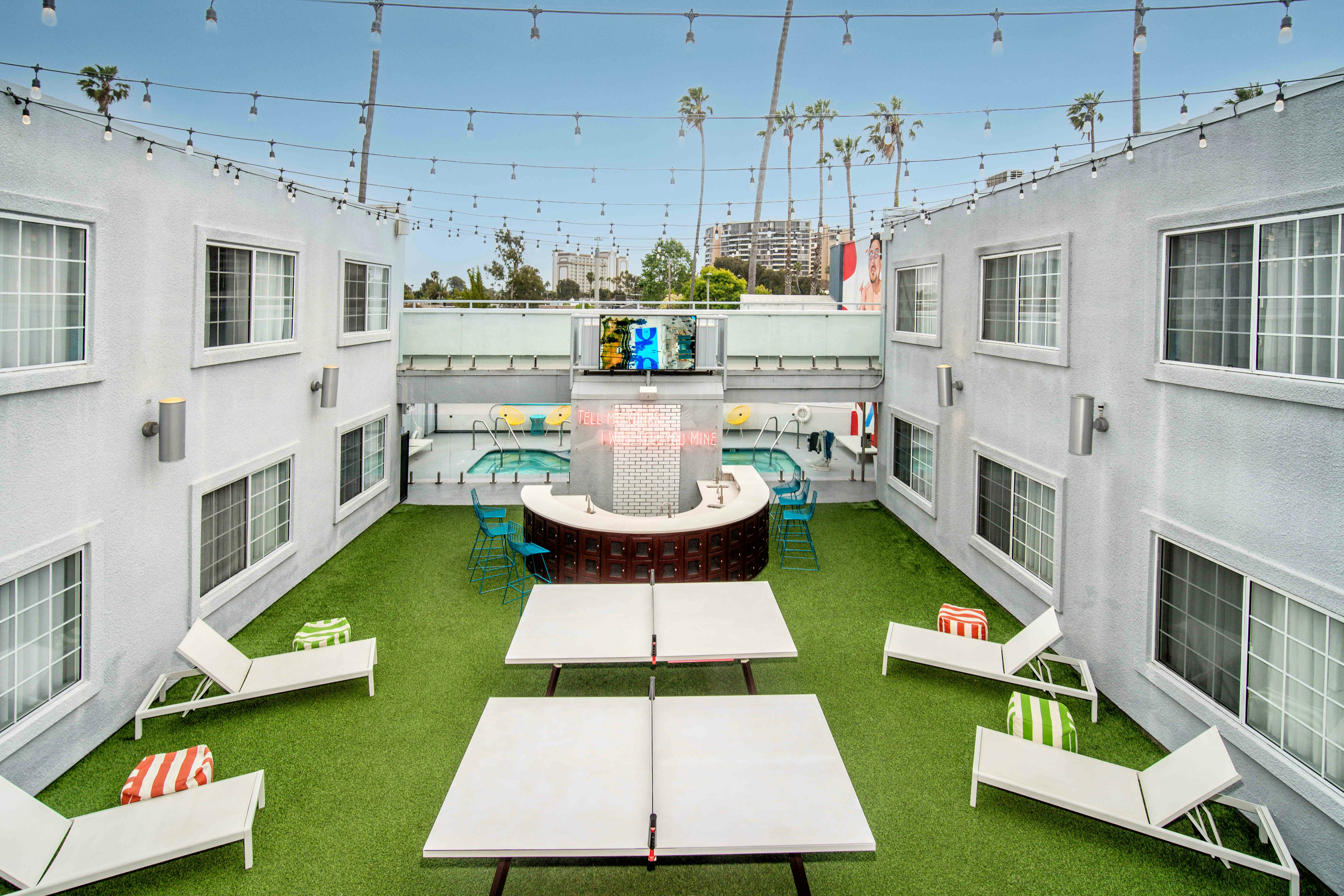 The Kinney Venice Beach 14/16