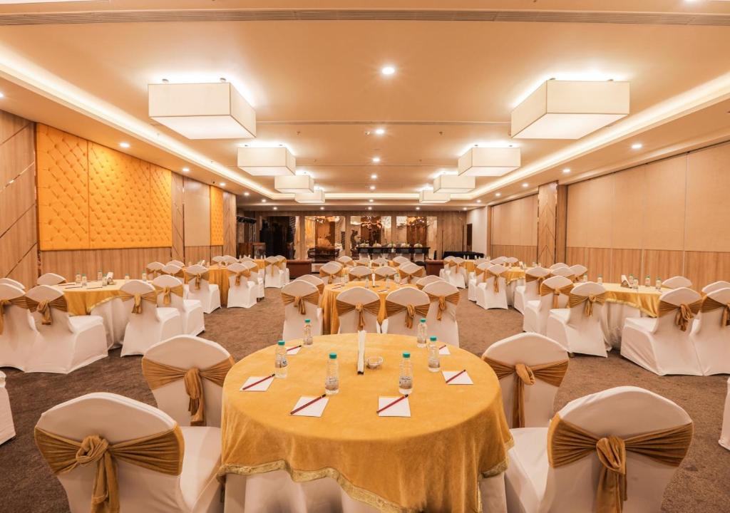 Bloom Hotel - Jalandhar 15/18