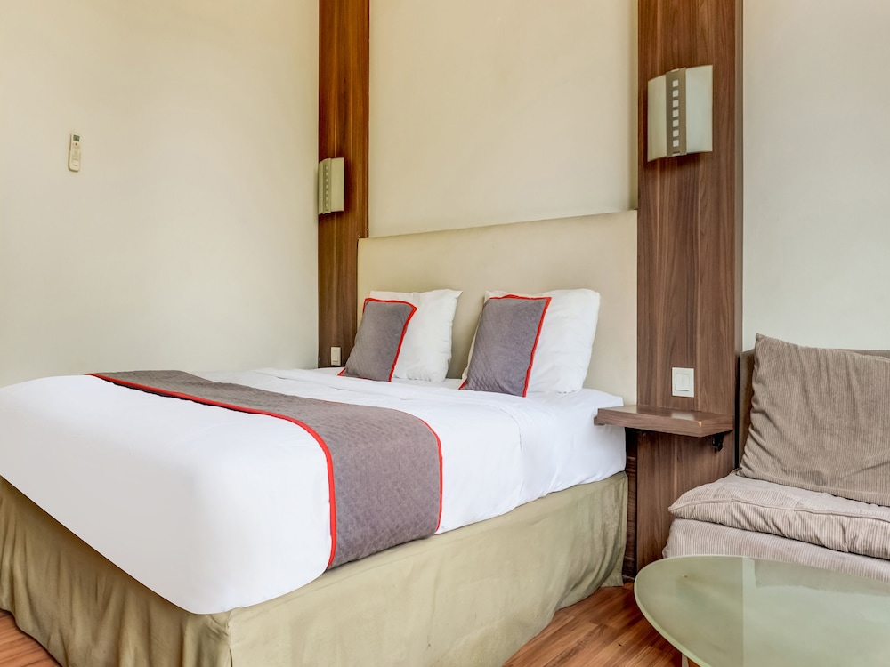 Grand Cikarang Hotel 24/50