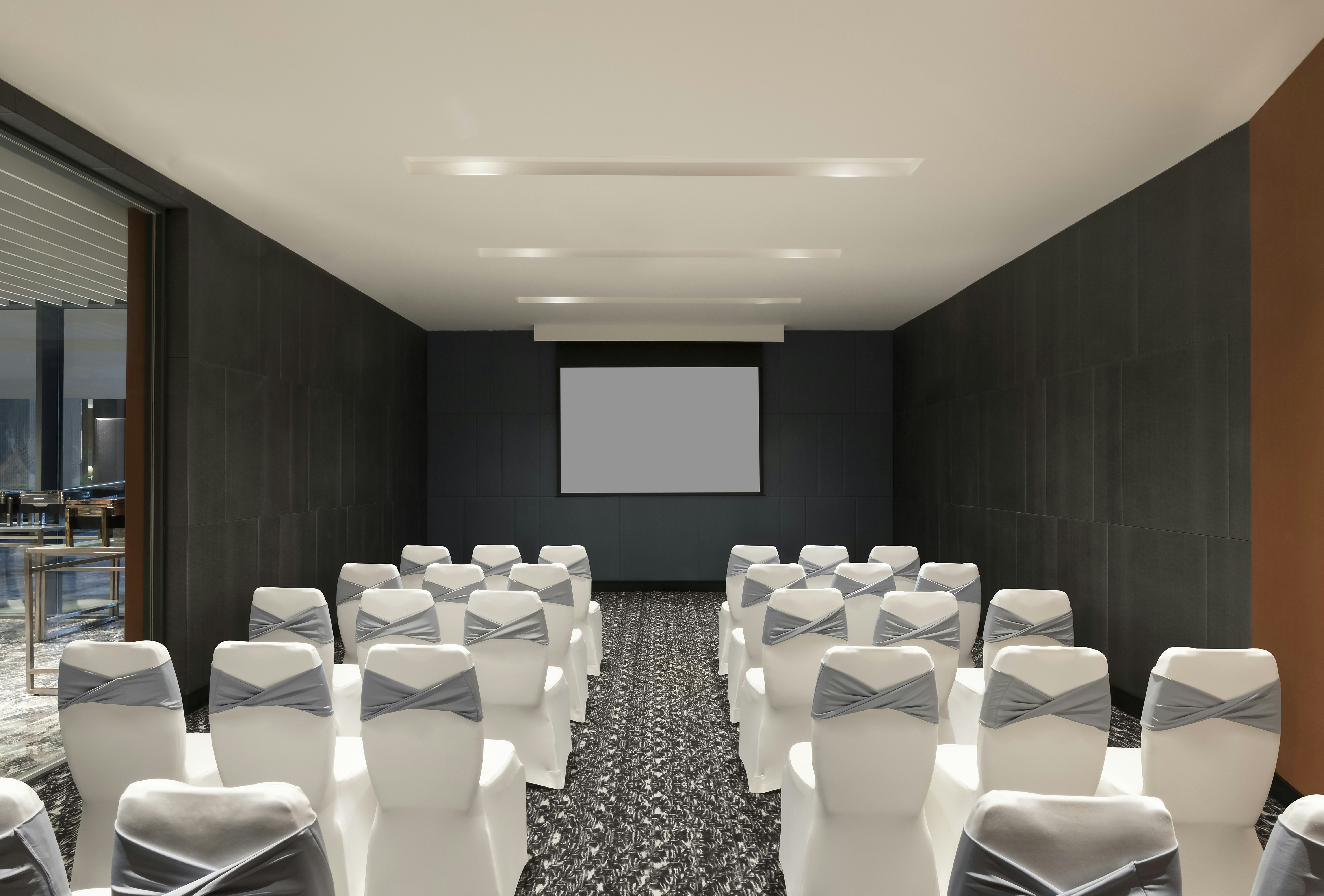 Hilton Bengaluru Embassy Manyata Business Park 27/47
