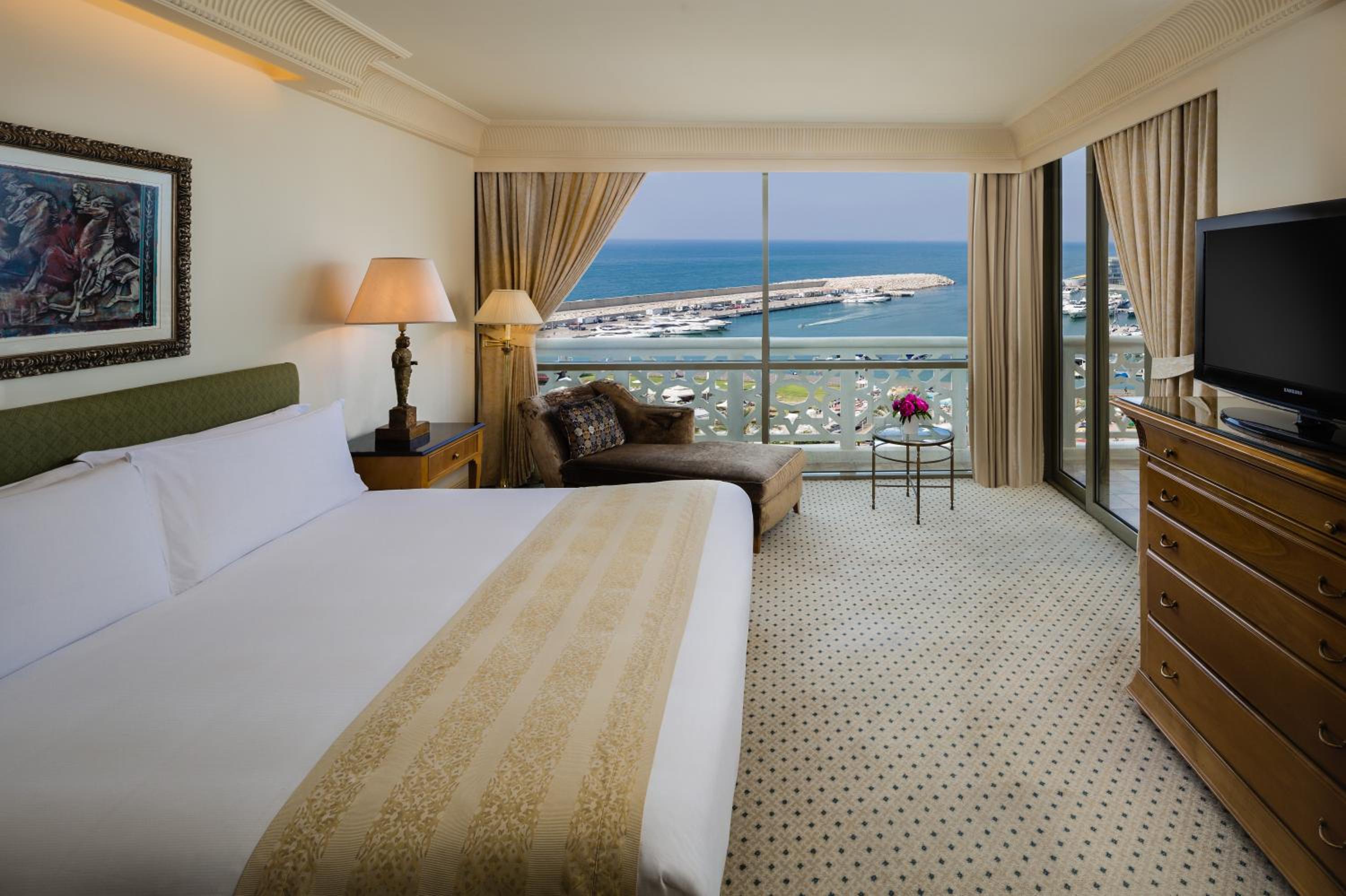Ambassador, Suite, King Bed, with View