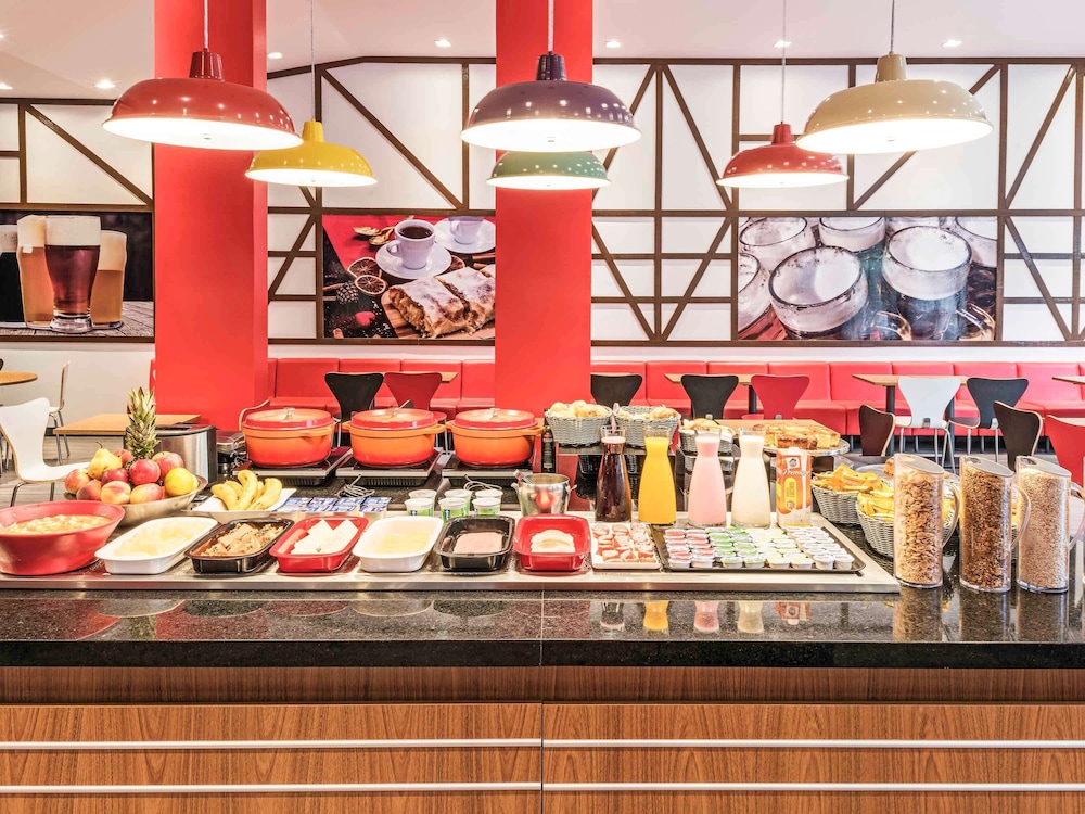 Ibis Blumenau 51/66