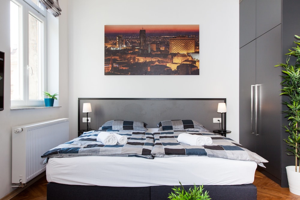 Loox Serviced Apartments Hatzova 25/33