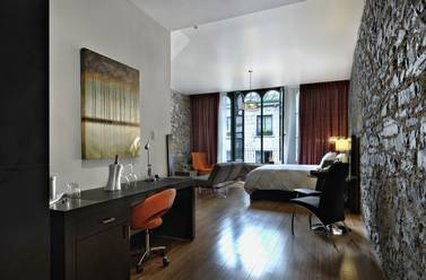 Le Petit Hotel 12/58