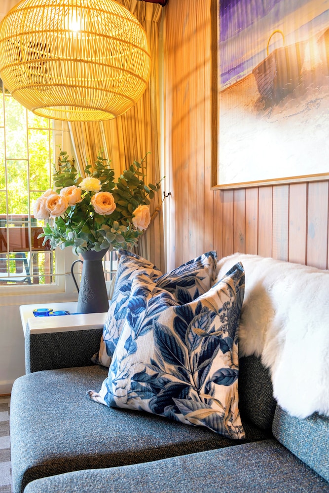 KNYSNA RIVER CLUB - KNYSNA 29/76