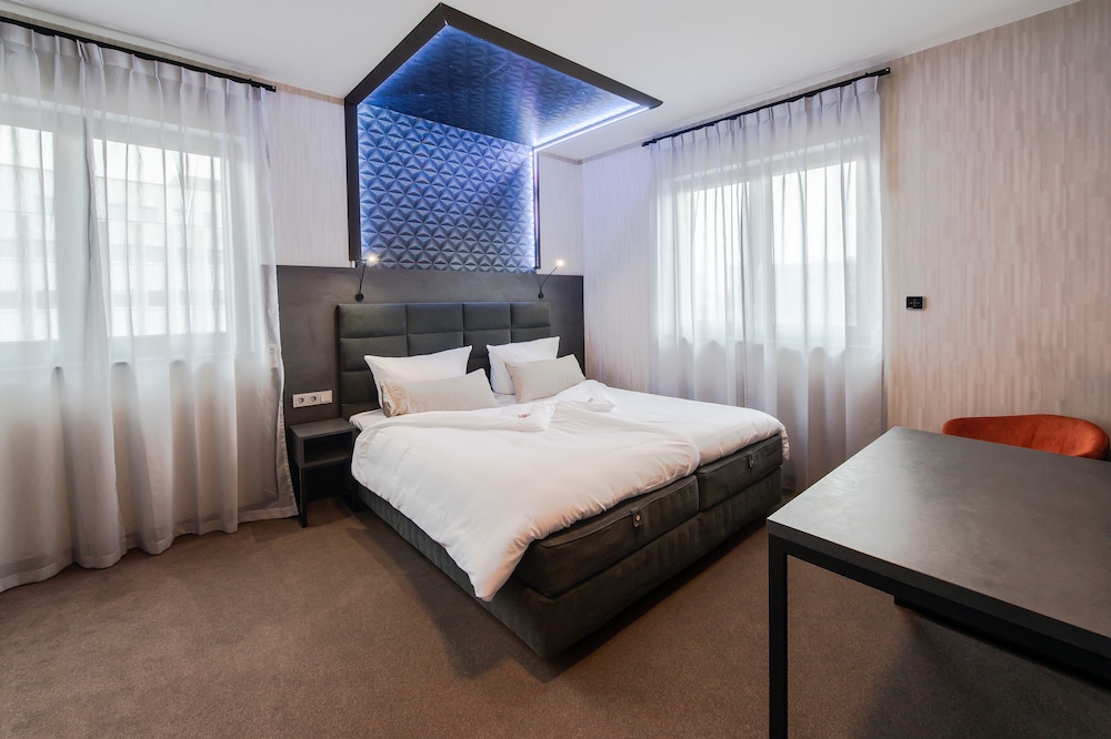 premium by GS Hotel 10/50