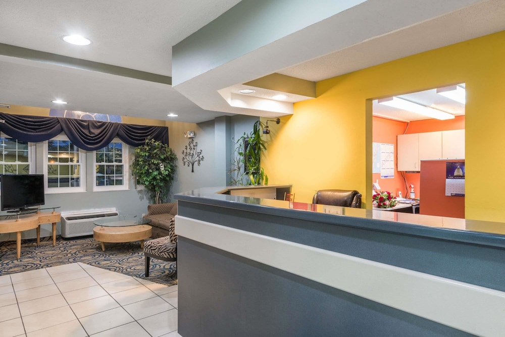 Microtel Inn And Suites Riverside 4/33