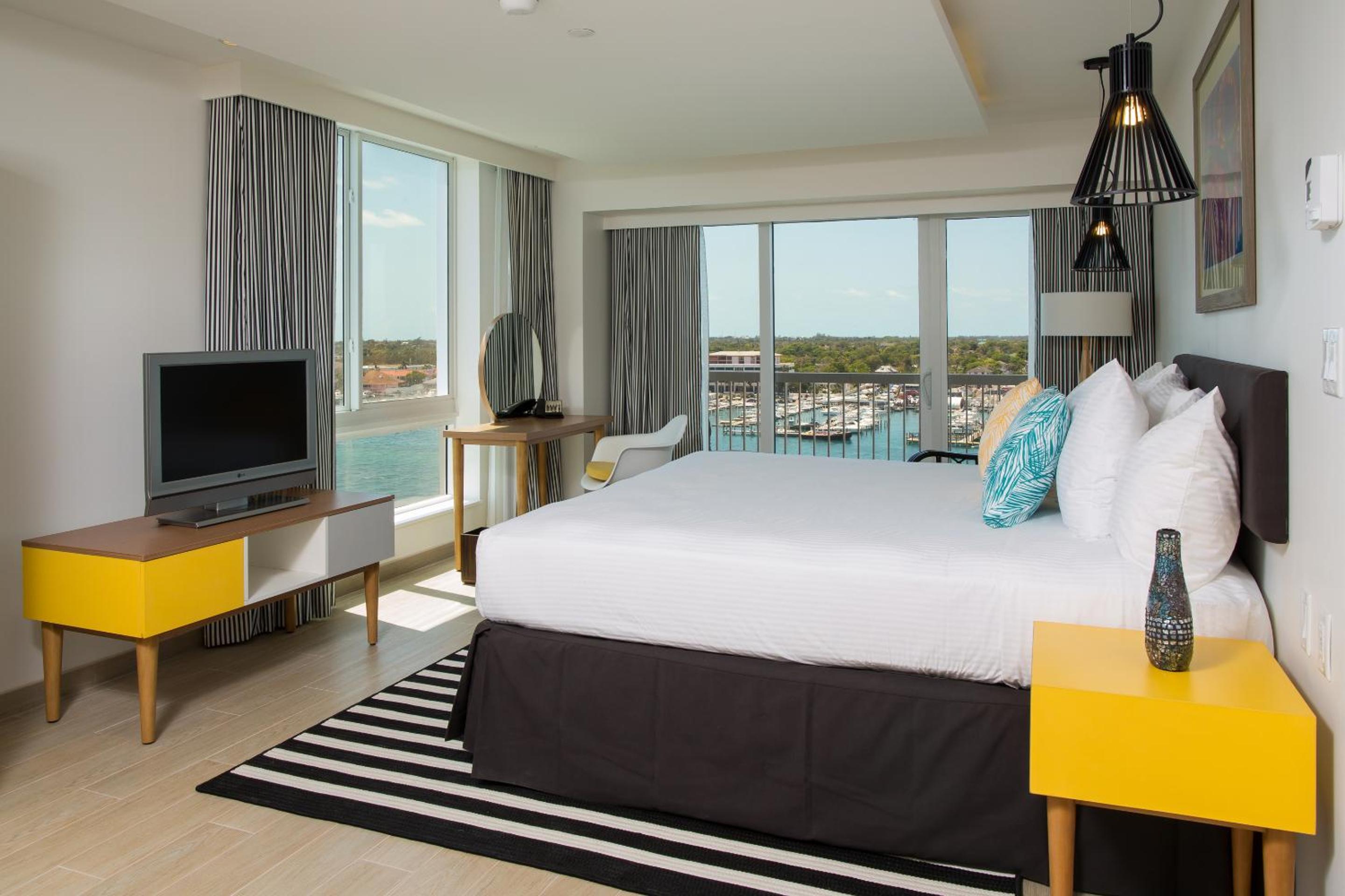 1 Bedroom, Suite, King Bed, Harbour Front