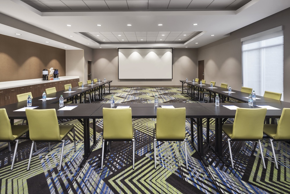 Holiday Inn Express And Suites Odessa I-20 36/37