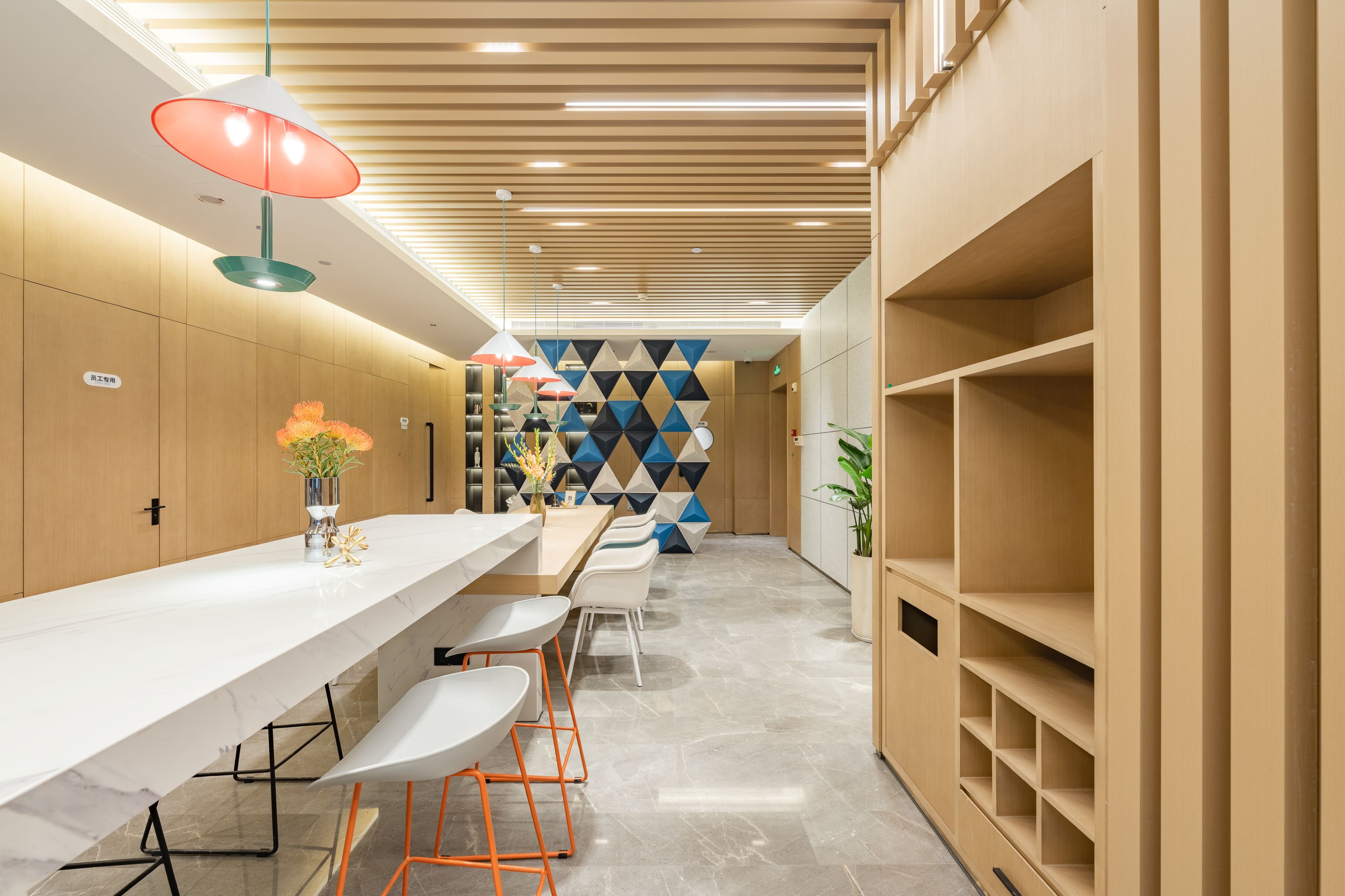 HOLIDAY INN EXPRESS Shanghai Expo Centre 43/50