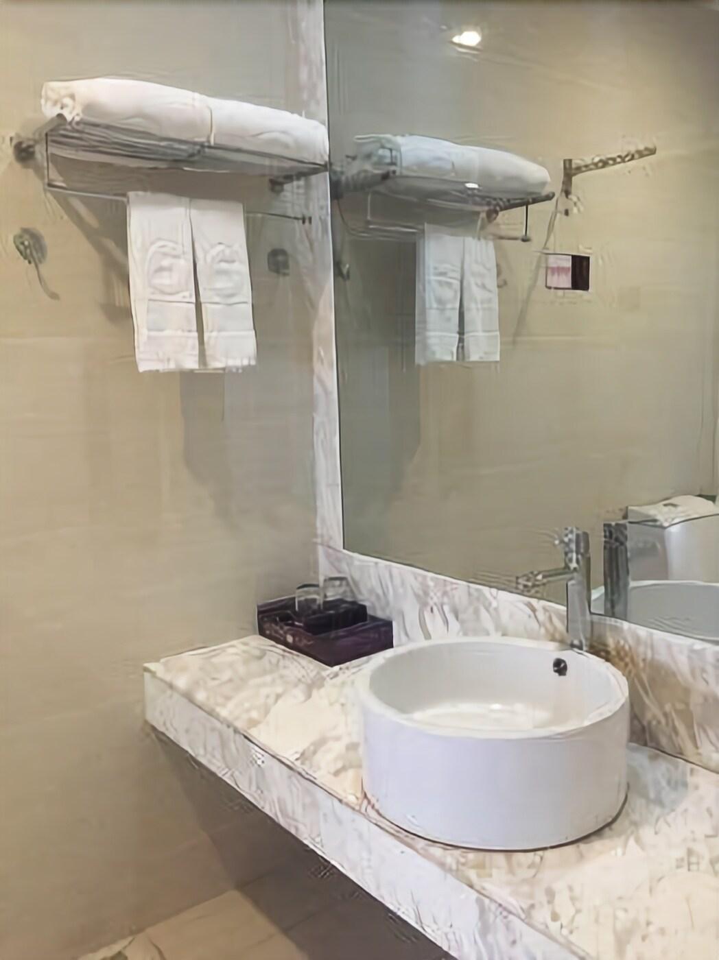 Junfu Hotel 21/24