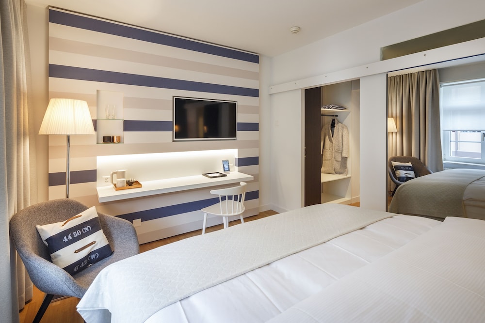 PLUS, DOUBLE BED