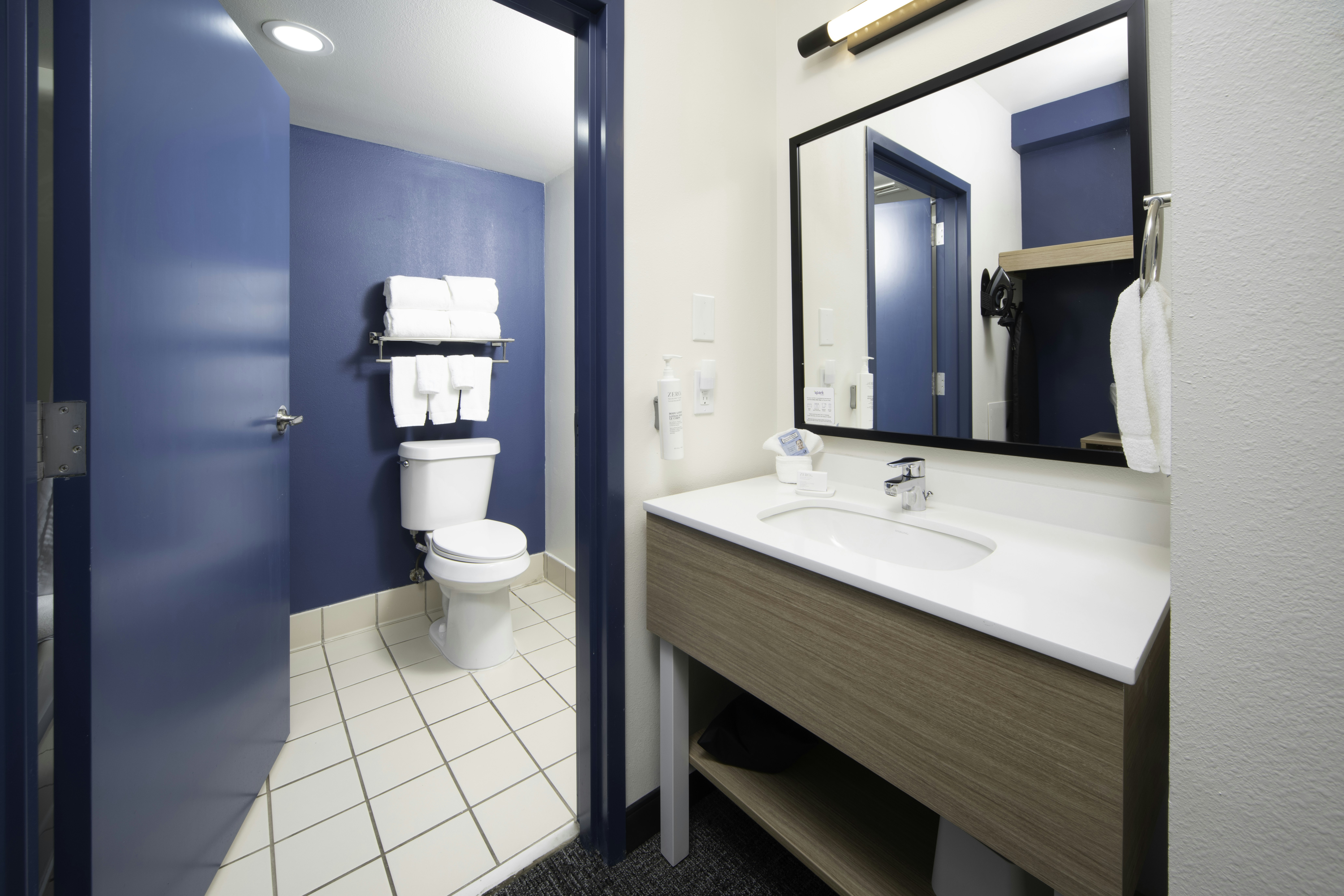 Room, 2 Queen Beds 4/5