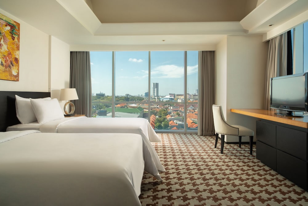 ARTOTEL TS Suites Surabaya 9/34