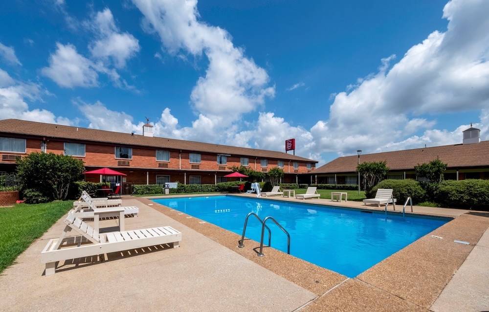 Red Roof Inn Meridian 4/35