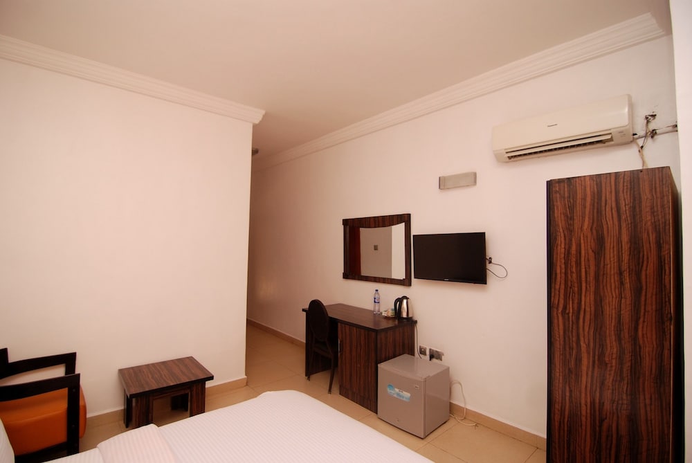 The Grosvenor Suite 14/47
