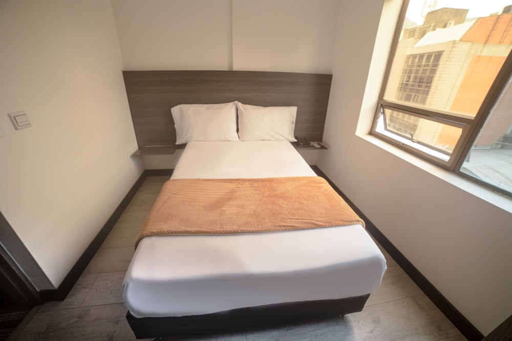 Hotel Express 53 11/62