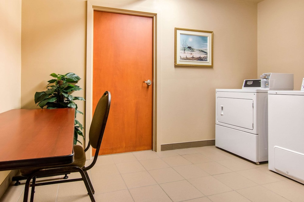 Comfort Inn and Suites Shawinigan 3/47