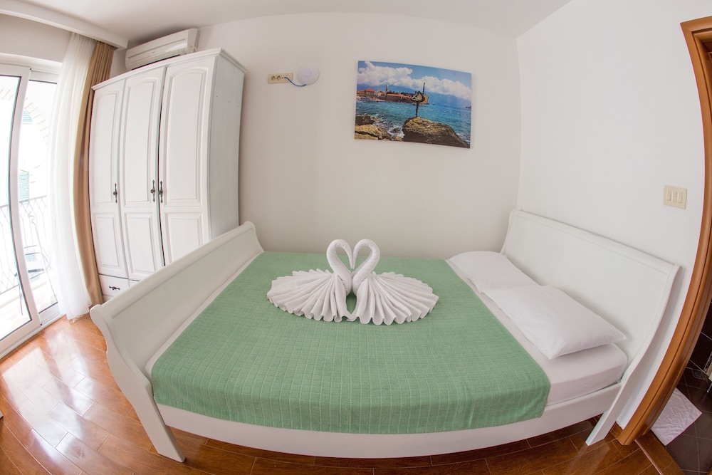 1 BEDROOM, LUXURY, TRIPLE, CITY VIEW